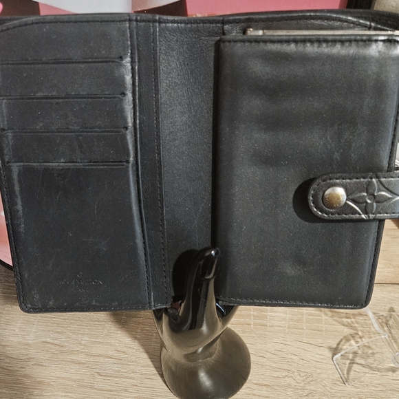 Louis Vuitton Vernis Viennois MV Gris AD Clasp Bifold Wallet - Picture 5 of 15